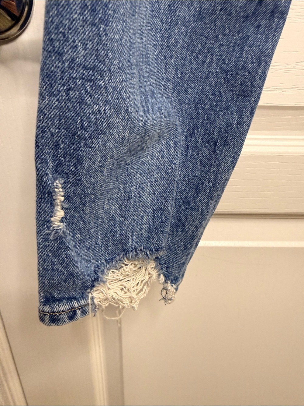 Abercrombie & Fitch Women's Ripped Medium Blue high rise mom jean size 23 - Picture 6 of 8